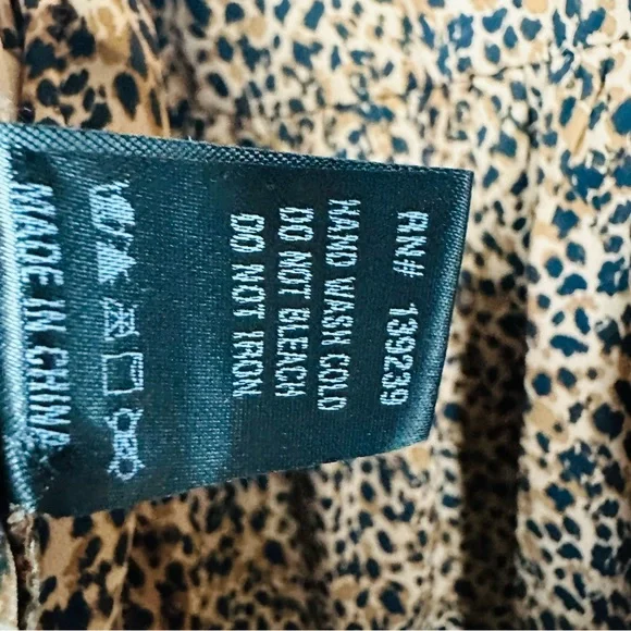 Tuckernuck Pomander Place Leopard Print Carlotta Peplum Blouse Size Large - Picture 8 of 9